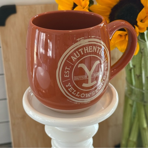 NWT Silver Buffalo Authentic Dutton Ranch Mug - Rust Orange Ceramic 16 oz - Picture 3 of 6